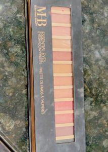 Gorgeous Eyeshadow Palette – Glam Up Your Eyes! 💖