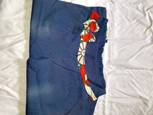 Stylish Denim Capri Pants with Scarf Belt