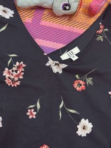 Floral Print V-Neck Top