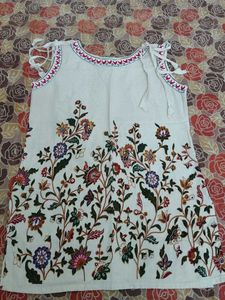 Cream Floral Print Sleeveless Kurta
