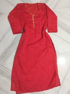 Elegant Red Kurta with Gold Embellishments