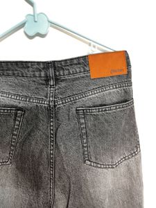 jeans for mid size girlie