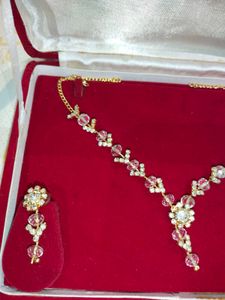 Elegant Crystal Necklace &amp; Earring Set