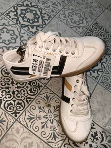 White Casual Sneakers moyo comfit
