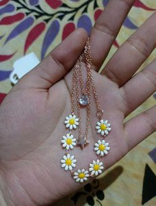 Daisy Chain Necklace