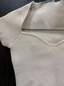 beige knit crop top