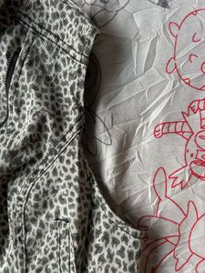 Sleeveless Leopard Print Moto Jacket