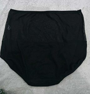 Black High-💙Waisted Briefs
