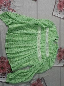 Green Floral Lace Trim Blouse