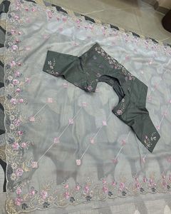 New- Elegant 🌪️Grey 💎Saree with Pink Embroidery