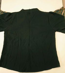 Black Side Leopard Cut Out Top