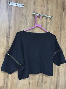 black sweat top