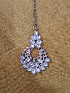 Elegant Maang Tikka with Stone Embellishments