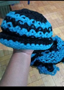 New Cozy Blue &amp; Black Knit Hat and Scarf Set
