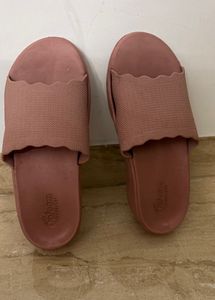 Stylish Pink Scalloped Slides