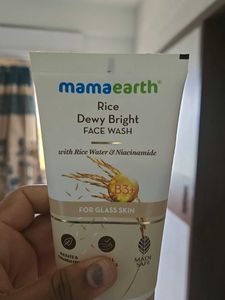 Mamaearth Rice Dewy Bright Face Wash