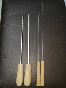 1 Pair Of Skewers