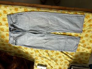Light Wash Relaxed Fit Jeans