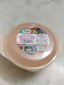 ARISTO HOUSEWARE SERVING BOWL....