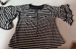 Striped bell sheeves top