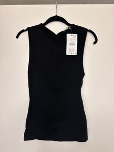 Zara Black Sleeveless Knit Top With Backless Cut