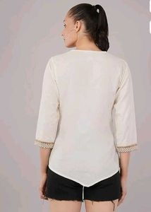 Elegant Cream Kurta with Lace Detail