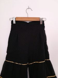 Black Top &amp; Bottom Set (Girl's)