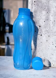 Tupperware Aquasafe 1 Litre Bottle
