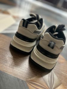 Women’s Stylish Black &amp; White Sneakers Double Lace