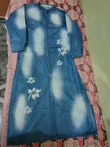 Stylish Denim Kurta with Leaf Print