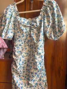 Urbanic Blue Floral XS Top