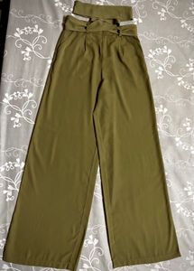 FOREVER 21 Flared Belted Trousers