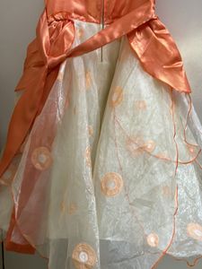 Pretty Peach &amp; Offwhite Party Dress 8/10 Yes