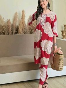 🆕 🆕Stylish Red Floral Kurta Set