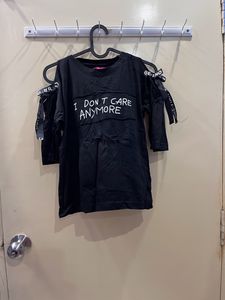 Black Tshirt With Ribbon Bow