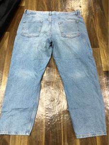 Men’s Light Wash Distressed Denim Jeans