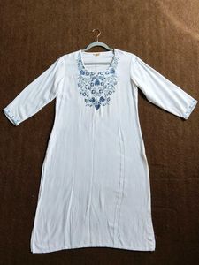 Aesthetic White Embroidered Kurta