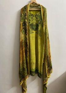 Pakistani suit
