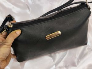 Stylish Black Fargo sling Bag
