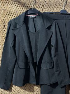 Selvia Chic Black 3-Piece Suit Set