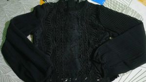 Elegant Black Lace Detail Top ( xs)