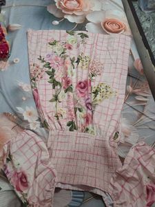 Chic Floral Print Smocked Top