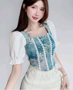 Vintage Floral Puff Sleeve Top