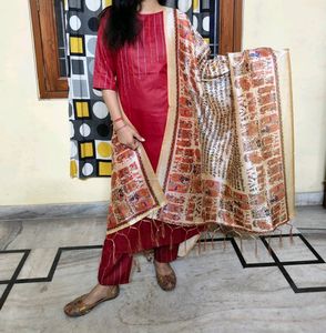 Combo Kalini Red Kurta And Silk Suit