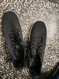 Stylish Black Sports Shoes for women