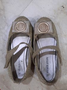 BRANDED  Golden bellies for girls from brand Venus steps 31 size can be seen in images