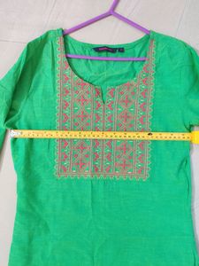 SRISHTI Green Kurti