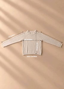 CREAM RIBBED KNIT SWEATER WITH STRUCTURED SHOULDER