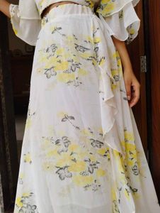 White Floral Print Crop Top &amp; Skirt Set