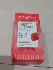Pack of 3 Dot&amp;Key Tinted Sunscreens